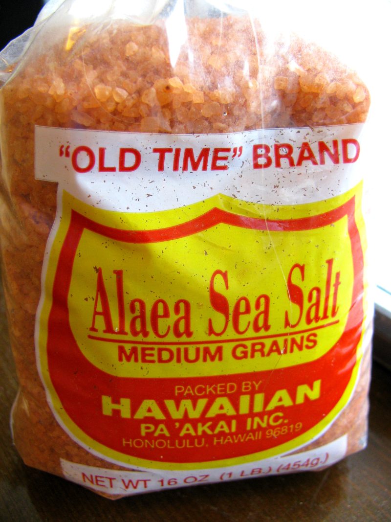 Clear bag of coarse red salt that says Alaea Sea Salt