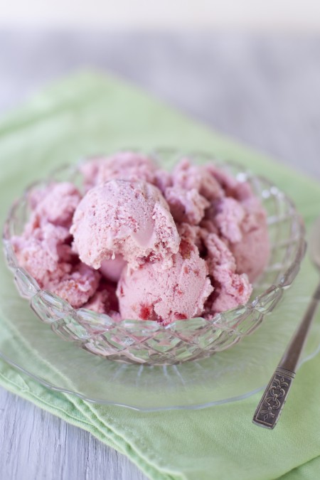 homemade-strawberry-ice-cream-recipe