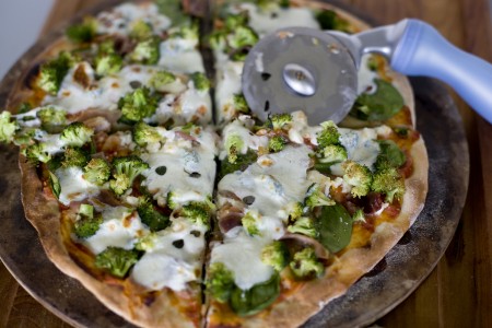 spinach-prosciutto-broccoli-pizza-recipe
