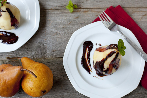 poached-pears-with-chocolate