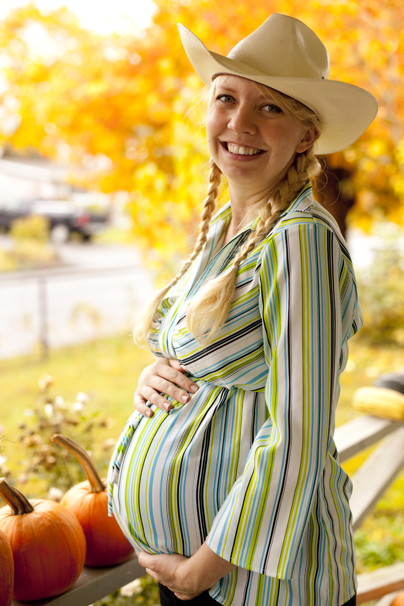 Pregnant Cowgirl Eating Richly Media 10113 
