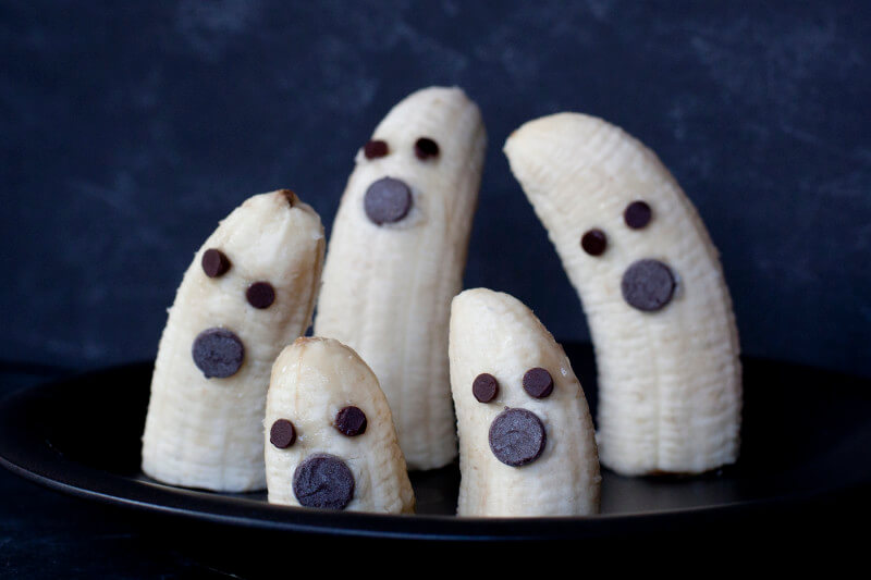 If you need a healthy kid snack for Halloween, look no farther than these adorable chocolate chip banana ghosts. They're fast and easy to make, and sure to delight kids of all ages. From EatingRichly.com