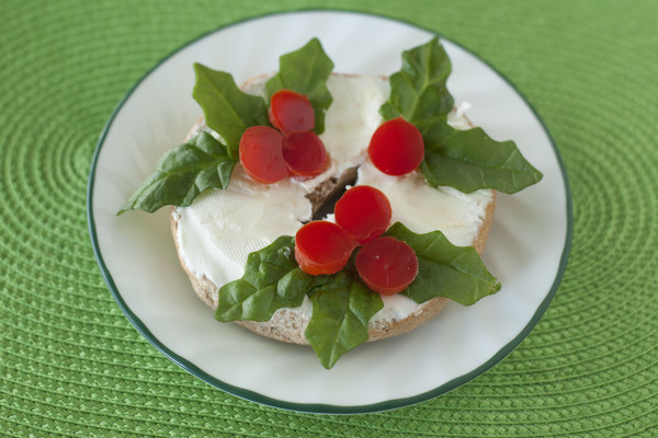 Cute Kid Snack Recipe: Christmas Wreath Bagel