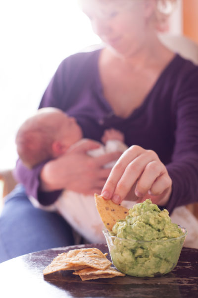 2 minute guacamole snack recipe for breastfeeding mamas - EatingRichly.com