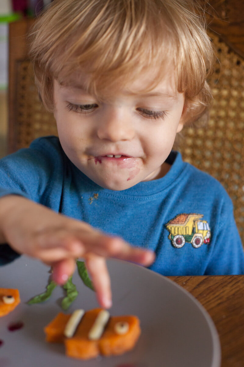 Sweet potato fish are part of our Alphabet Kid Snack series of healthy toddler snacks that make learning fun. Your child will love this cute kid snack! Get more cute kid snacks at EatingRichly.com