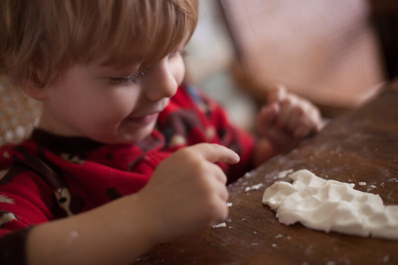 This homemade silly putty recipe uses only two ingredients that you probably already have at home. The perfect craft for boys who don't usually sit still. Part of #MiniChefMondays on EatingRichly.com