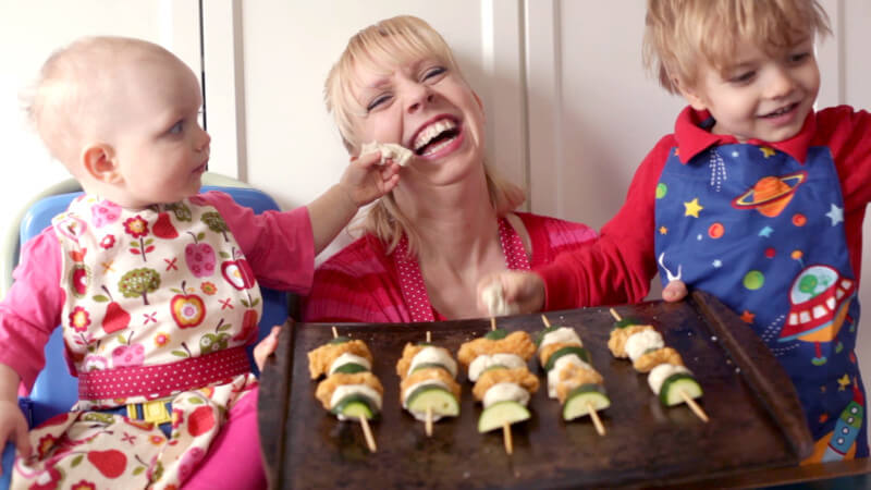 These zucchini, biscuit, and chicken nugget kabobs are a kid friendly meal that your little ones will love to help make. Part of #MiniChefMondays on EatingRichly.com