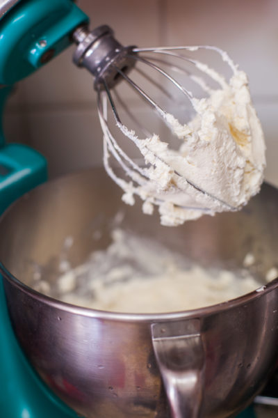This healthy cream cheese frosting recipe has just a few ingredients and is actually good for you! From EatingRichly.com