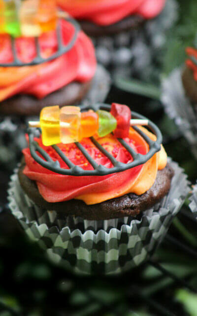 Grill Cupcakes. See all 15 creative edible Father's Day gifts on EatingRichly.com.