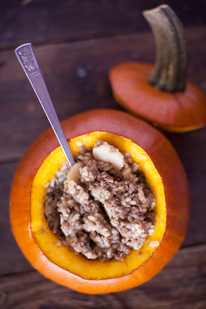 This ground beef dinner in a pumpkin is is not only easy to make, it's also a kid friendly dinner that will have your little ones begging for more! From EatingRichly.com