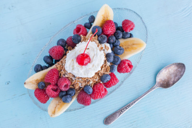 This delicious but Healthy Banana Split Recipe is magic for your tastebuds and waistline, and perfect for making with your kids. From EatingRichly.com