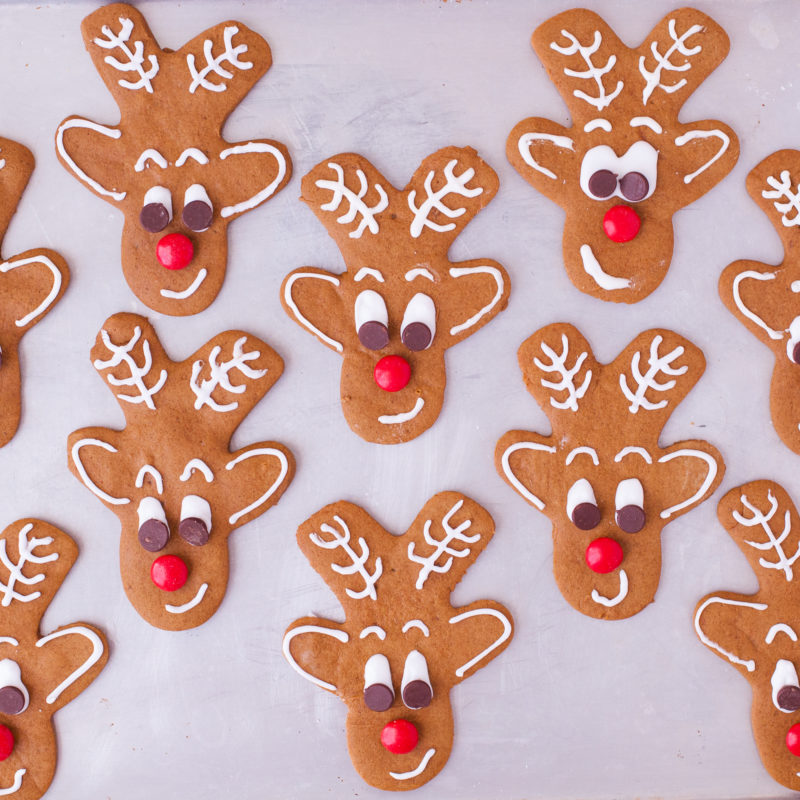 These reindeer gingerbread cookies are super simple to make with a gingerbread man cookie cutter. They're irresistibly cute! From EatingRichly.com