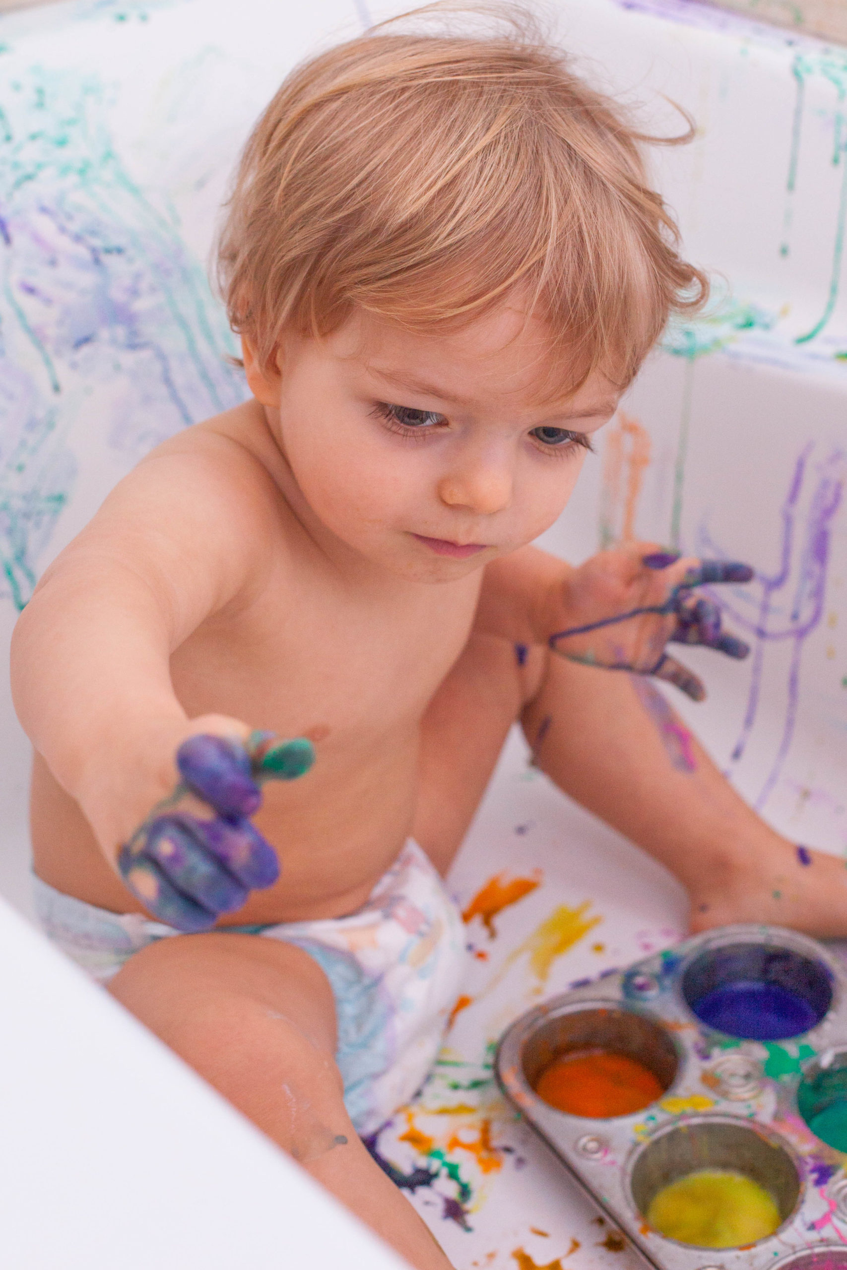 Kids Bath Paint Sensory Activity - Mommy Evolution